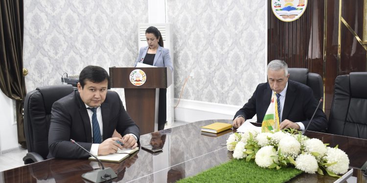 Бардошт аз Паём. Дар Хадамоти муҳоҷират вобаста ба амалӣ намудани нуктаҳои муҳими Паёми Президенти Ҷумҳурии Тоҷикистон хониши идоравӣ баргузор гардид