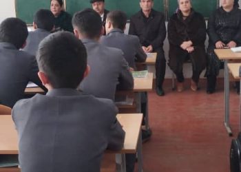 Мулоқот дар Литсеи лаёқатманди ноҳияи Шаҳринав