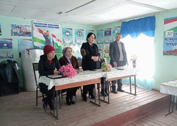 Вохӯрӣ бо сокинони Ҷамоати деҳоти Понғози ноҳияи Ашт