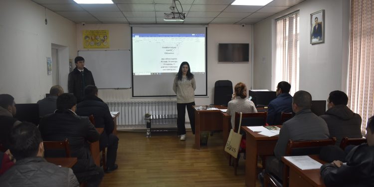 В Миграционной службе начались курсы обучения корейского и английского языков
