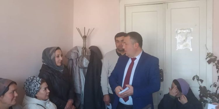 Дастрас намудани шаҳодатнома ба оилаҳои муҳоҷирони дохилӣ