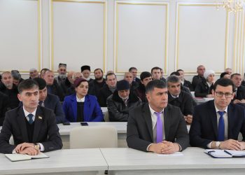 Бурдани корҳои иттилоотӣ-маърифатӣ роҷеъ ба Паёми Роҳбари давлатва дигар масъалаҳои мубрами рӯз дар ноҳияи Варзоб