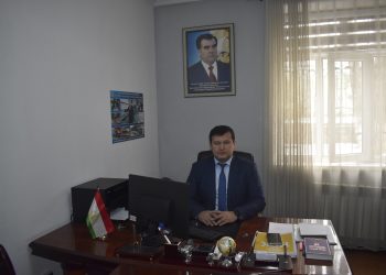 Аз гурӯҳҳои ифротӣ дур бошем