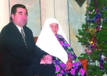 Оинаи поку беғубор