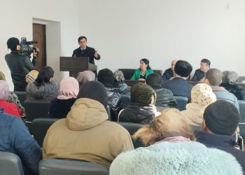 Вохӯрии судманд бо сокинони шаҳри Панҷакент