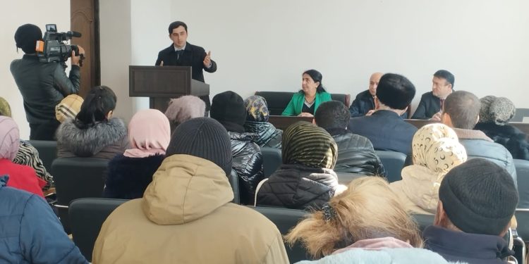 Вохӯрии судманд бо сокинони шаҳри Панҷакент