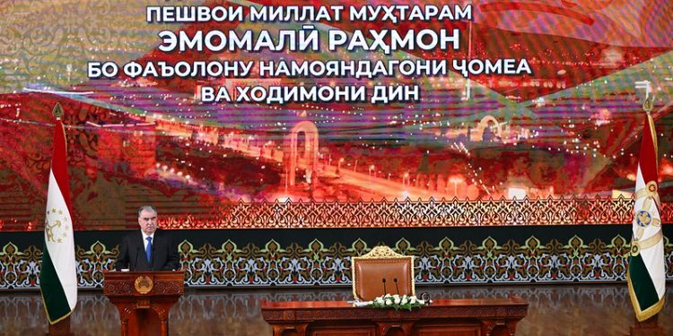 9 март дар Кохи Ваҳдат Асосгузори сулҳу ваҳдати миллӣ — Пешвои миллат, Президенти Ҷумҳурии Тоҷикистон муҳтарам Эмомалӣ Раҳмон дар арафаи моҳи шарифи Рамазон бо масъулини мақомоти марказӣ ва маҳаллии ҳокимияти давлатӣ, намояндагони фаъоли аҳли ҷомеа, олимон ва ходимони дин мулоқот намуданд.