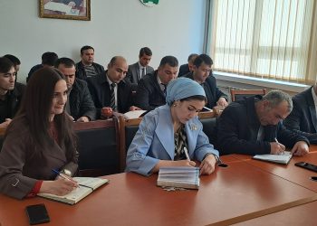 Хониши идоравӣ дар Раёсати Хадамоти муҳоҷират дар шаҳри Душанбе