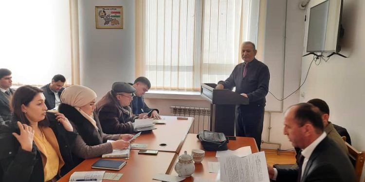 Хониши идоравӣ дар раёсати Хадамоти муҳоҷират дар шаҳри Душанбе