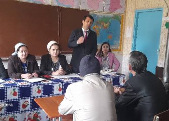 Мулоқоти судманд бо омӯзгорону хонандагон, фаъолон ва муҳоҷирони меҳнатӣ дар Ҷамоати деҳоти Чашмасори ноҳияи Файзобод