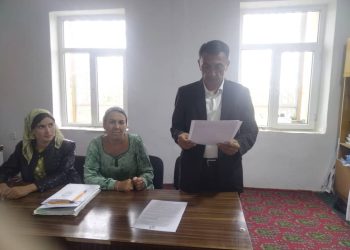 Дар Фархор мулоқоти масъулин бо хонандагони синфҳои болоӣ баргузор шуд