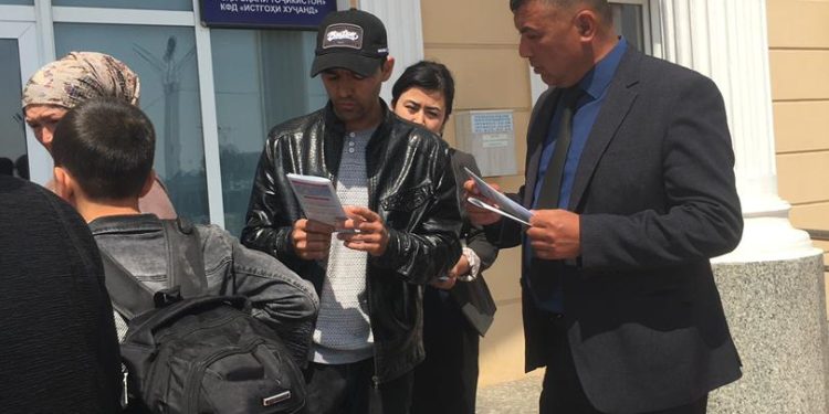 Корҳои иттилоотӣ-маърифатӣ дар Истгоҳи роҳи оҳани Хуҷанд