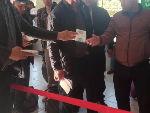 Баргузории вохӯриву мулоқотҳо бо шаҳрвандон ва муҳоҷирони меҳнатӣ дар Фурудгоҳи байналмилалии Кӯлоб