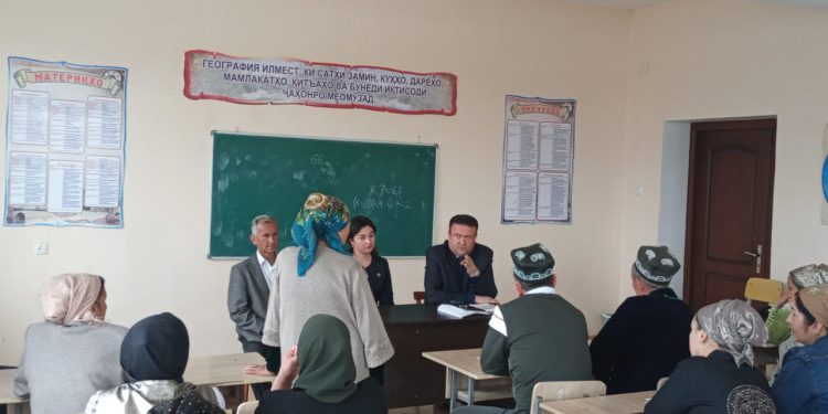 Мулоқоти судманд дар маҷлисгоҳи МТМУ №47-и маркази  шаҳри Панҷакент