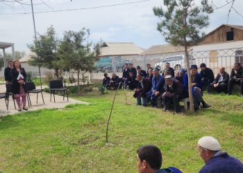 Мулоқоти судманд дар Ҷамоати деҳоти Эсанбойи ноҳияи Рӯдакӣ