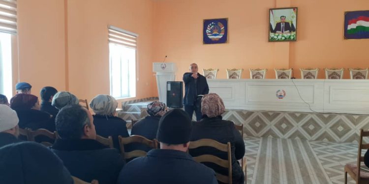 Вохӯрии навбатӣ дар Ҷамоати деҳоти Қаратоғи шаҳри Турсунзода