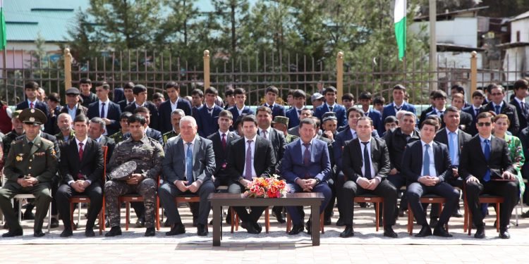 Ҳифзи сарзамин қарзи фарзандии мост! Рӯзи даъватшаванда дар Боғи фарҳангӣ-фароғатии «Парчами миллӣ»-и ноҳияи Варзоб ҳамоиши тантанавӣ доир гардид