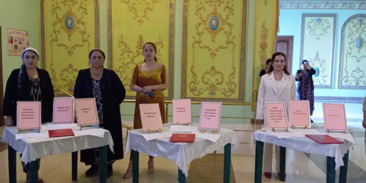 Баргузории ярмаркаи ҷойи кории холӣ ва вазифаҳои озод дар ноҳияи Ашт