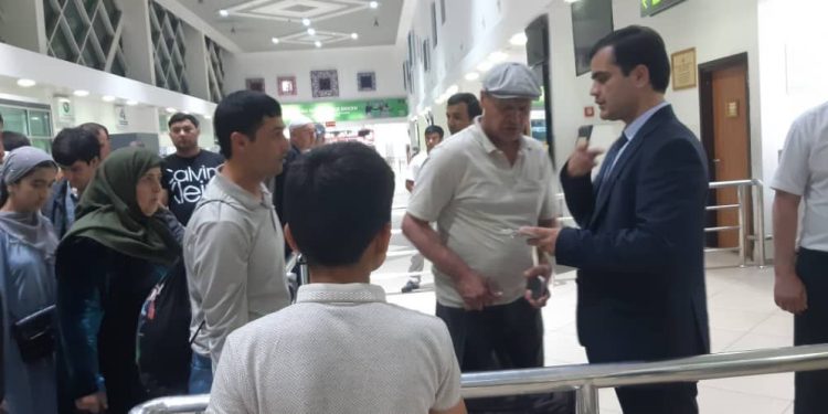 Ҳайати гурӯҳи кории Хадамоти муҳоҷират корҳои фаҳмондадиҳиро вусъат додаистодаанд