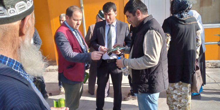 Корҳои фаҳмондадиҳӣ бо муҳоҷирони меҳнатӣ дар “Фурудгоҳи байналмилалии шаҳри Бохтар”