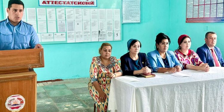 Корҳои фаҳмондадиҳӣ дар Ҷамоати шаҳраки Нурафшони шаҳри Исфара