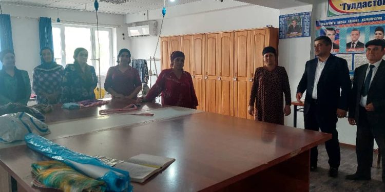 Дар “Гулдастон” баланд бардоштани маърифати ҳуқуқӣ баррасӣ гардид