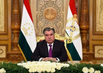 Сарвари оқилу доно, сиёсатмадори касбӣ, матинирода, адолатпарвару сулҳпарвар Эмомалӣ Раҳмон