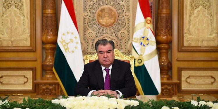 Сарвари оқилу доно, сиёсатмадори касбӣ, матинирода, адолатпарвару сулҳпарвар Эмомалӣ Раҳмон