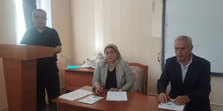Вохӯрии судманд бо омӯзгорон ва донишҷӯёни МДТ “Коллеҷи тиббии шаҳри Исфара”