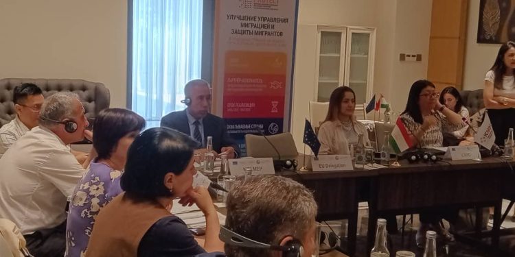 Дар Душанбе семинар дар мавзӯи «Рушди хазинаи беҳдошти муҳоҷирони кории тоҷик» баргузор гардид