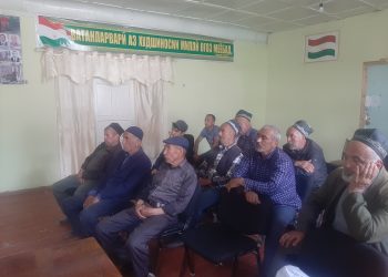 Вохӯрӣ бо муҳоҷирони экологии ноҳияи Деваштич