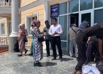 Ба шаҳрвандон дастурҳои муфид медиҳанд