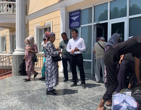 Ба шаҳрвандон дастурҳои муфид медиҳанд