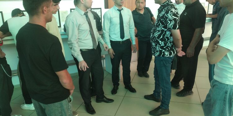 Корҳои иттилоотӣ – маърифатӣ дар фурудгоҳҳо ва истгоҳи роҳи оҳан