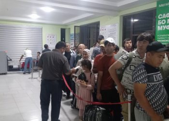 Корҳои иттилоотӣ – маърифатӣ дар фурудгоҳҳо ва истгоҳи роҳи оҳан