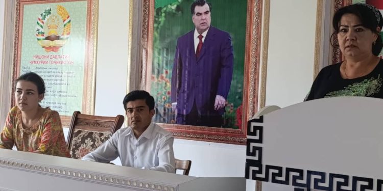 Вохӯрии навбатӣ дар Ҷамоати деҳоти Суҷинаи шаҳри Панҷакент