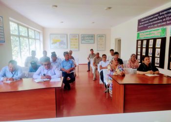 Вохӯрии судманд бо сокинони шаҳри Панҷакент