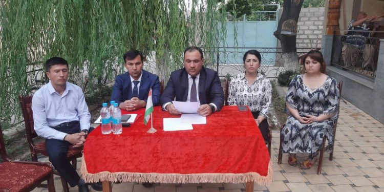 Соли маърифати ҳуқуқӣ. Бахшида ба он бо сокинону фаъолони шаҳри Хуҷанд вохӯрӣ доир гардид