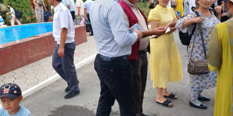 Корҳои иттилоотӣ – маърифатӣ дар фурудгоҳҳо ва истгоҳи роҳи оҳан