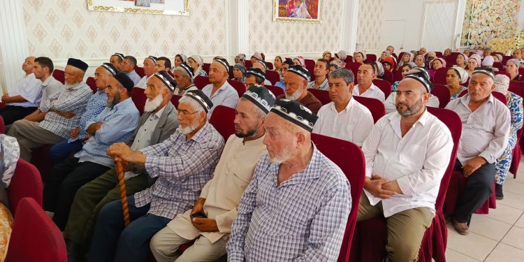 Корҳои иттилоотӣ – маърифатӣ дар шаҳри Исфара