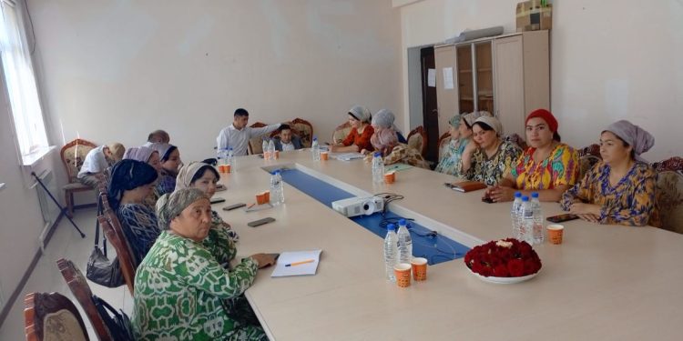 Семинар-машварат дар шаҳри Исфара