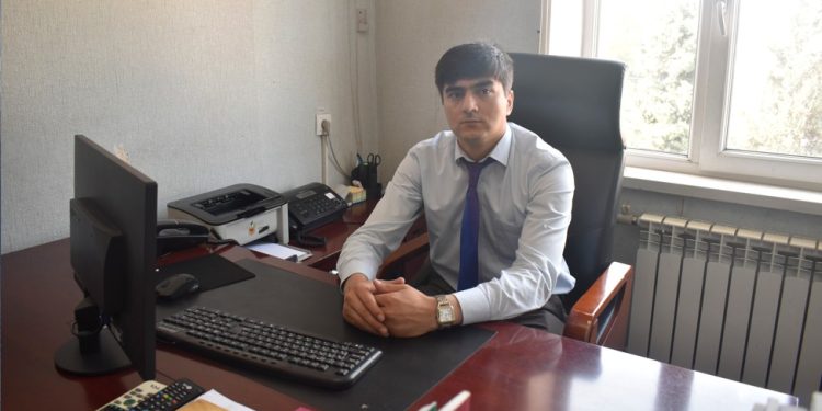 Конститутсия қонуни асосӣ ва баёнгари ҷомеаи демократӣ