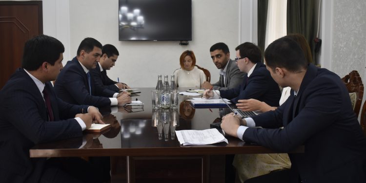 Вохӯрии судманд дар Хадамоти муҳоҷират