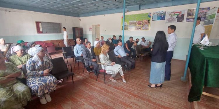 Вохӯриву мулоқотҳо бо сокинони шаҳру ноҳияҳои вилояти Хатлон