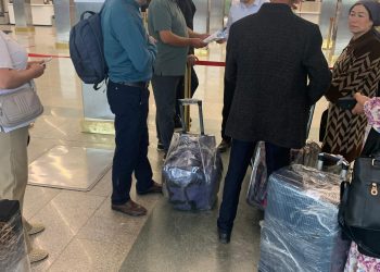 Корҳои иттилоотӣ – маърифатӣ дар фурудгоҳ ва истгоҳи роҳи оҳани Хуҷанд