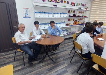 Мулоқоти судманд бо хатмкунандагон ва касбомӯзон