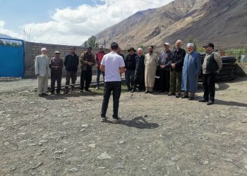 Вохӯрӣ бо сокинон ва муҳоҷирони меҳнатӣ дар Кӯҳистони Мастчоҳ