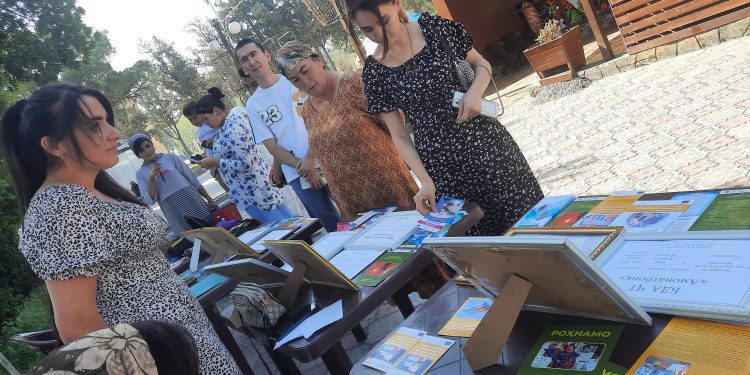 Ярмаркаи ҷойҳои холии корӣ дар маркази шаҳри Конибодом