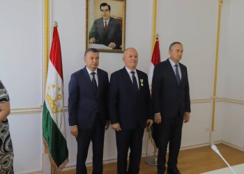 Корманди Раёсати Хадамоти муҳоҷират дар вилояти Хатлон соҳиби мукофоти давлатӣ гардид