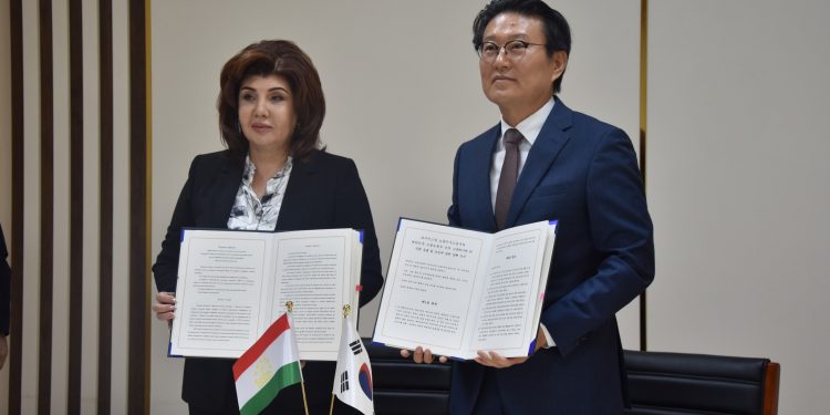 БАИМЗОРАСОНИИ ЁДДОШТИ ТАФОҲУМ БАЙНИ ВАЗОРАТИ МЕҲНАТ, МУҲОҶИРАТ ВА ШУҒЛИ АҲОЛИИ ҶУМҲУРИИ ТОҶИКИСТОН ВА ВАЗОРАТИ ШУҒЛ ВА МЕҲНАТИ ҶУМҲУРИИ КОРЕЯ ОИД БА ФИРИСТОДАН ВА ҚАБУЛИ КОРМАНДОН ТАВАССУТИ НИЗОМИ ИҶОЗАТИ КОР